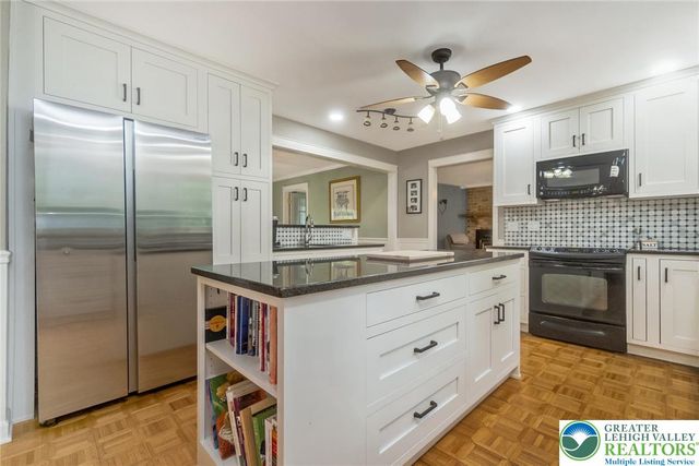 1553 Surrey Road, Bethlehem City, PA 18015