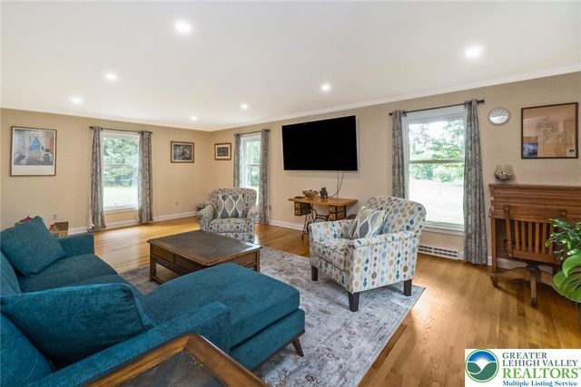 1553 Surrey Road, Bethlehem City, PA 18015