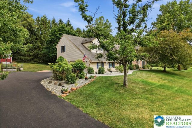 1553 Surrey Road, Bethlehem City, PA 18015