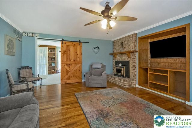 1553 Surrey Road, Bethlehem City, PA 18015