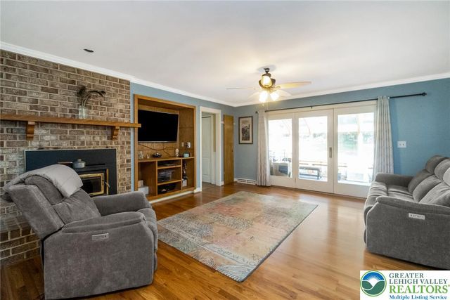 1553 Surrey Road, Bethlehem City, PA 18015