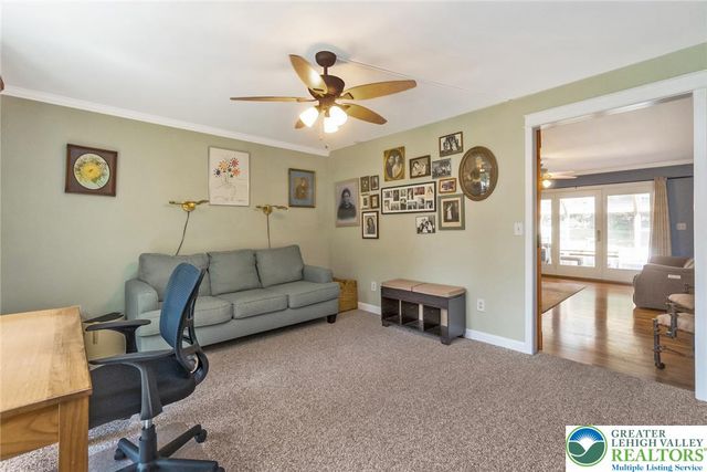 1553 Surrey Road, Bethlehem City, PA 18015