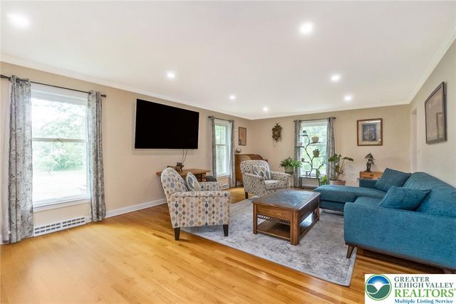 1553 Surrey Road, Bethlehem City, PA 18015