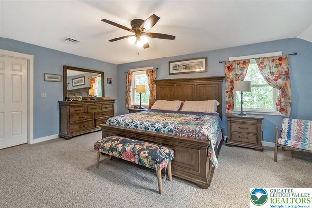 1553 Surrey Road, Bethlehem City, PA 18015