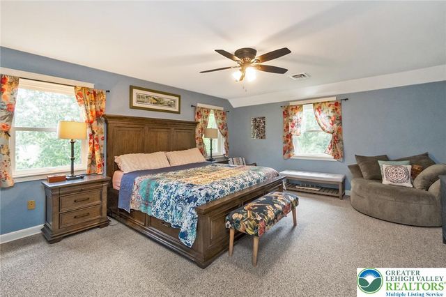 1553 Surrey Road, Bethlehem City, PA 18015