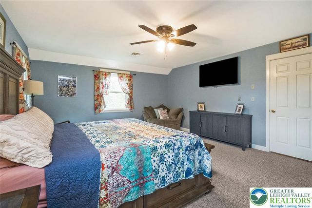 1553 Surrey Road, Bethlehem City, PA 18015
