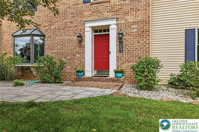 1553 Surrey Road, Bethlehem City, PA 18015