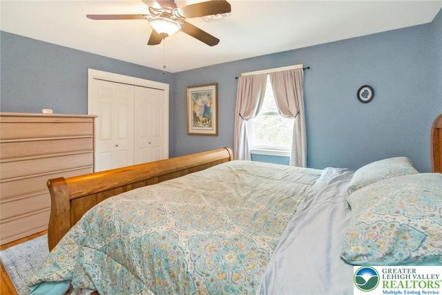 1553 Surrey Road, Bethlehem City, PA 18015