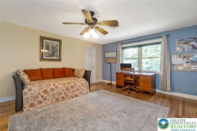 1553 Surrey Road, Bethlehem City, PA 18015