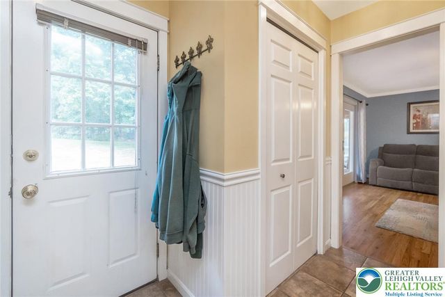 1553 Surrey Road, Bethlehem City, PA 18015