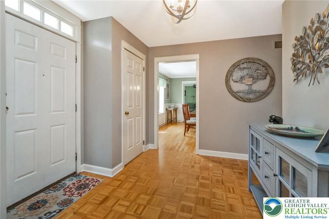 1553 Surrey Road, Bethlehem City, PA 18015