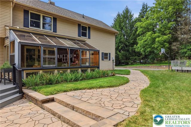 1553 Surrey Road, Bethlehem City, PA 18015