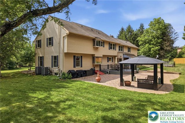 1553 Surrey Road, Bethlehem City, PA 18015
