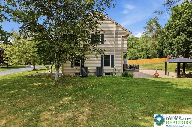 1553 Surrey Road, Bethlehem City, PA 18015