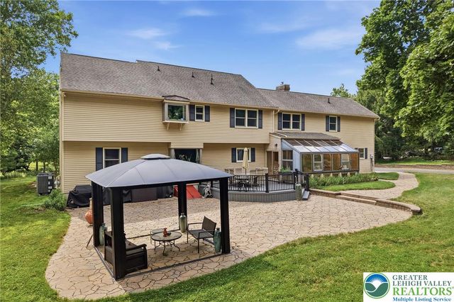1553 Surrey Road, Bethlehem City, PA 18015