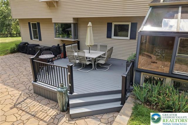 1553 Surrey Road, Bethlehem City, PA 18015