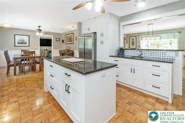 1553 Surrey Road, Bethlehem City, PA 18015