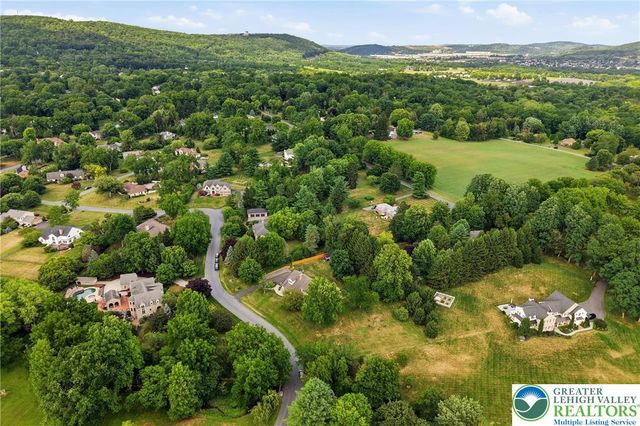 1553 Surrey Road, Bethlehem City, PA 18015
