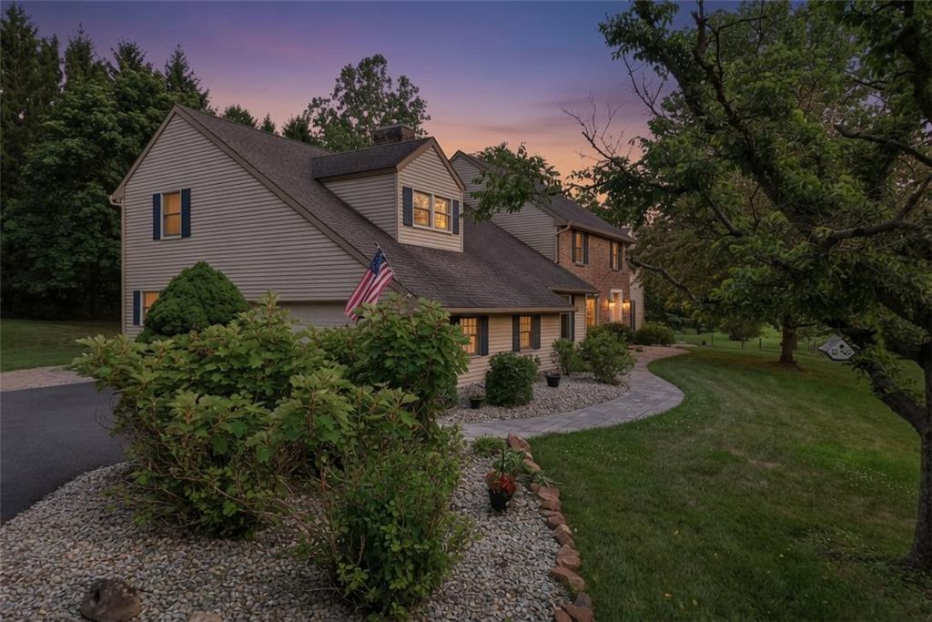 1553 Surrey Road, Bethlehem City, PA 18015