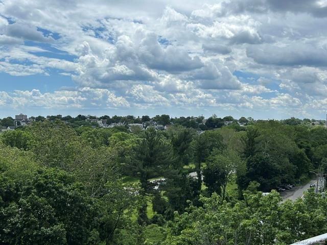 671 Bronx River Road 6G, Yonkers, NY 10704