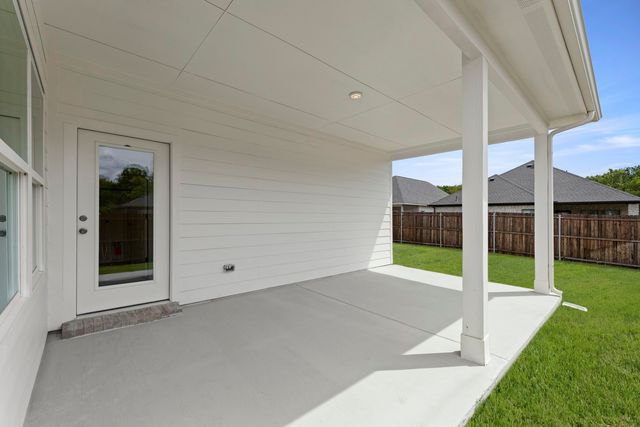 1241 Anderson Drive, Trenton, TX 75490