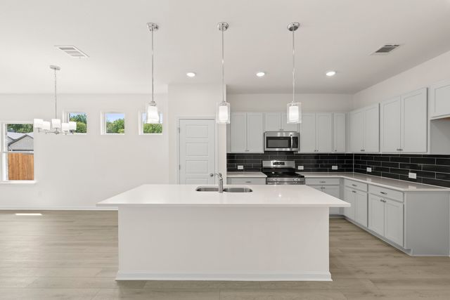 1241 Anderson Drive, Trenton, TX 75490