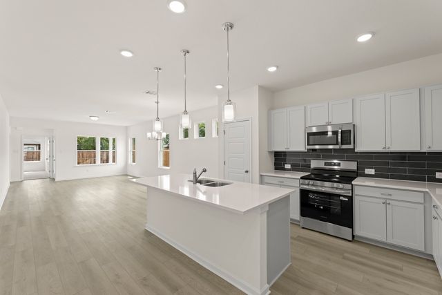 1241 Anderson Drive, Trenton, TX 75490