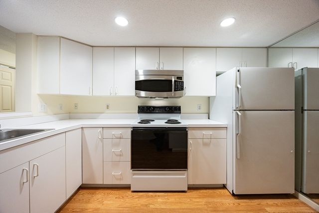 24 Weatherly Drive 1, Salem, MA 01970