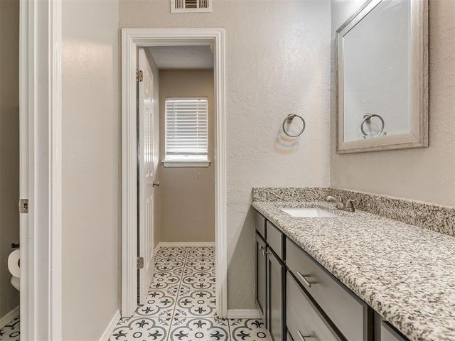 8301 S Country Club Drive, Oklahoma City, OK 73159