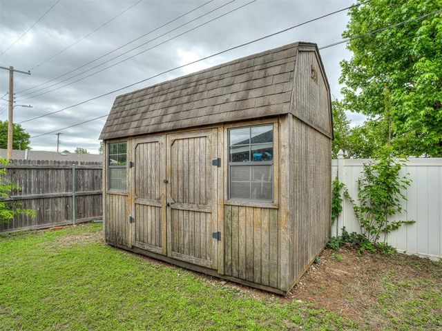 8301 S Country Club Drive, Oklahoma City, OK 73159