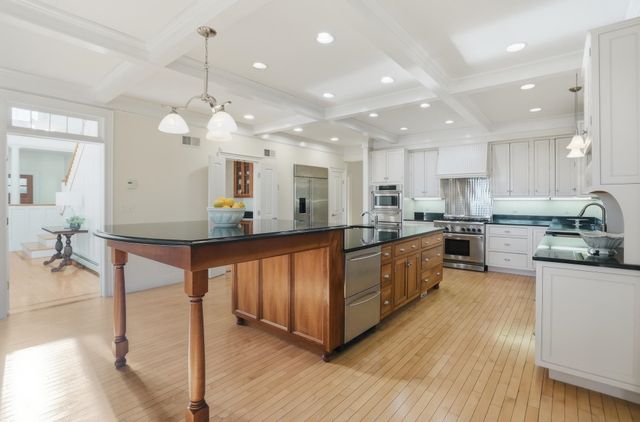 132 Point View Drive, Shelburne, VT 05482