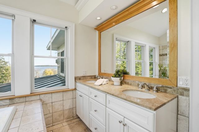 132 Point View Drive, Shelburne, VT 05482