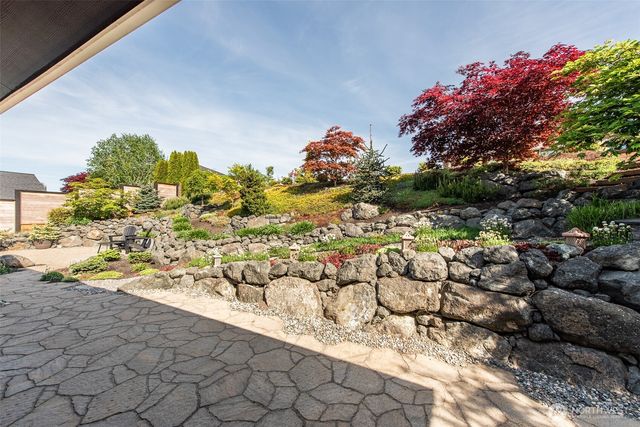 320 Morgison Loop, Sequim, WA 98382