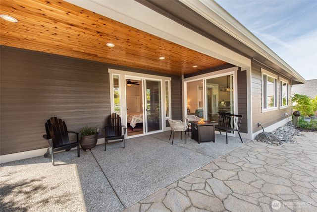 320 Morgison Loop, Sequim, WA 98382