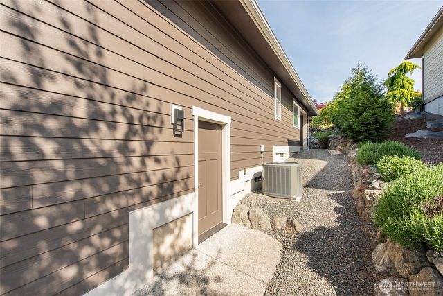 320 Morgison Loop, Sequim, WA 98382