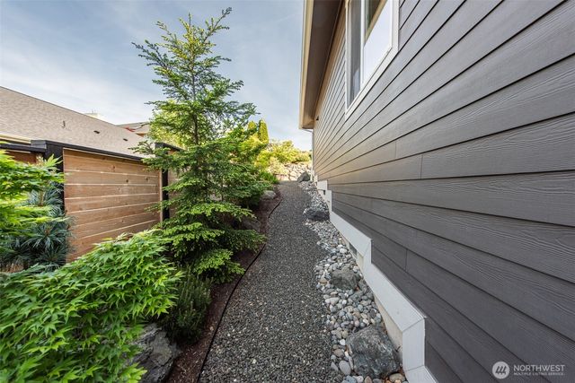 320 Morgison Loop, Sequim, WA 98382