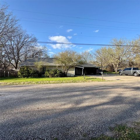 511 Rogers Road, Newark, TX 76071
