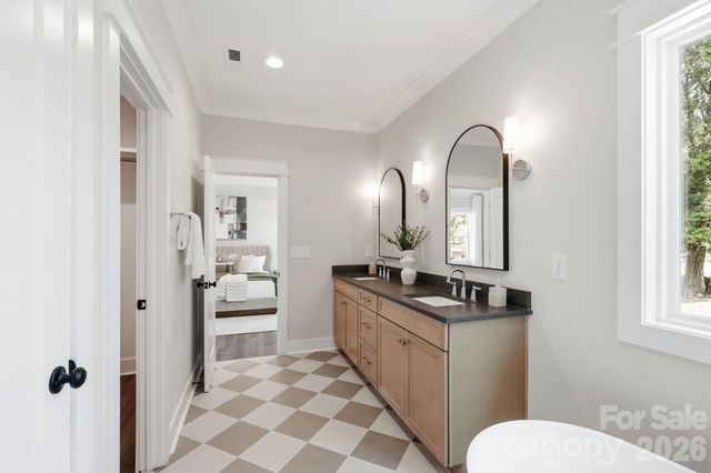 4020 Avalon Avenue, Charlotte, NC 28208