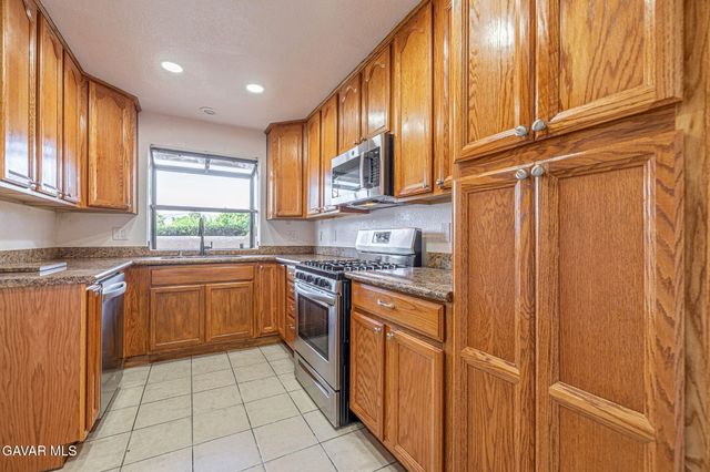 1105 Beechdale Drive Unit A, Palmdale, CA 93551