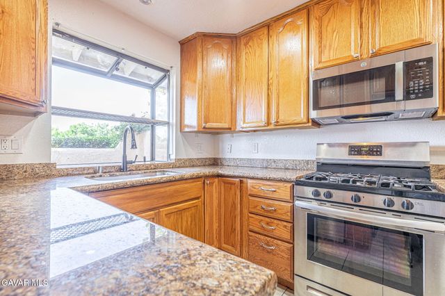 1105 Beechdale Drive Unit A, Palmdale, CA 93551