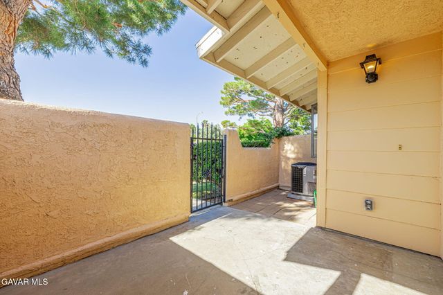 1105 Beechdale Drive Unit A, Palmdale, CA 93551