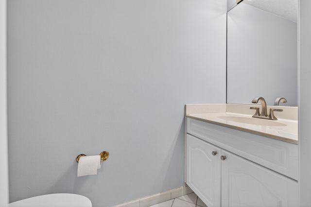 835 NE 17th Way, Fort Lauderdale, FL 33304