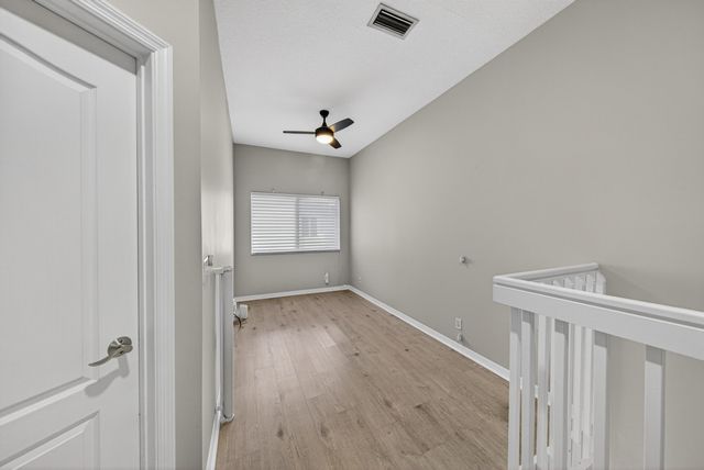 835 NE 17th Way, Fort Lauderdale, FL 33304