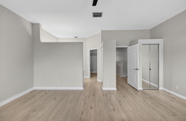 835 NE 17th Way, Fort Lauderdale, FL 33304