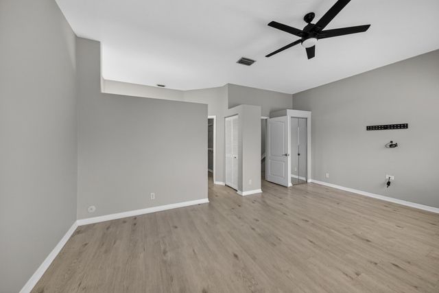 835 NE 17th Way, Fort Lauderdale, FL 33304