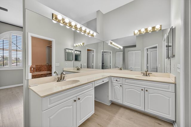 835 NE 17th Way, Fort Lauderdale, FL 33304