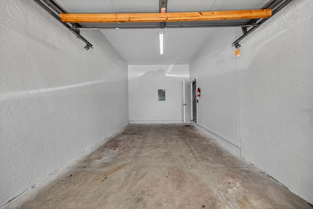 835 NE 17th Way, Fort Lauderdale, FL 33304