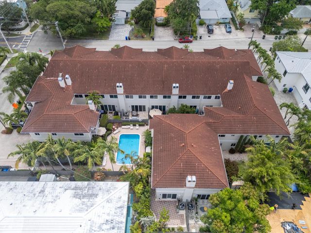 835 NE 17th Way, Fort Lauderdale, FL 33304