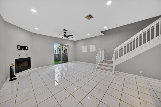 835 NE 17th Way, Fort Lauderdale, FL 33304