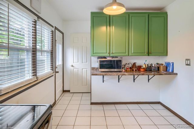 825 N Monroe Street, Lapeer, MI 48446